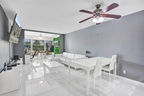 apt-207-9235 Lagoon Pl, Davie, FL, 33324-6723 | Card Image