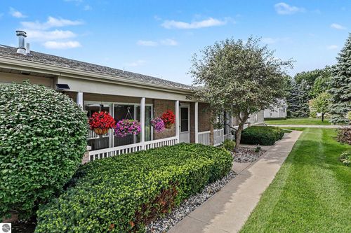 2985 Emerald Isle, Traverse City, MI, 49684-7111 | Card Image