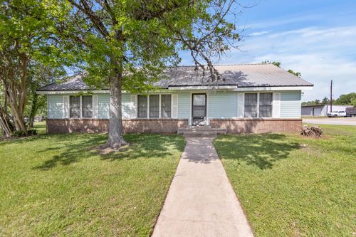 211 15th St, Hempstead, TX, 77445-4266 | Card Image