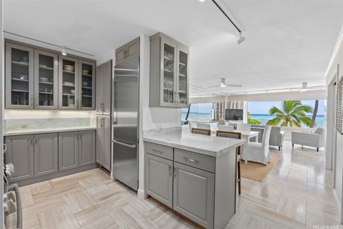 apt-104-2895 Kalakaua Ave, Honolulu, HI, 96815-4004 | Card Image