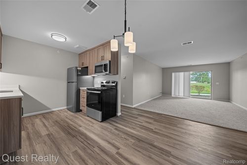 apt-106-39021 Prentiss St, Harrison Township, MI, 48045-4328 | Card Image