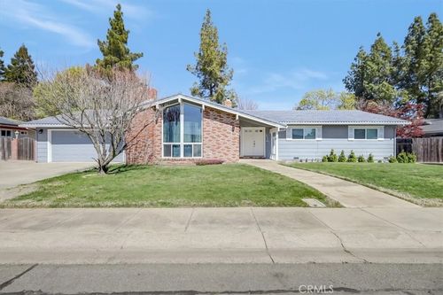 1471 Valley View Dr, Yuba City, CA, 95993-1718 | Card Image