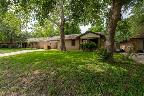 903 Mimosa Dr, Lockhart, TX, 78644-1969 | Card Image