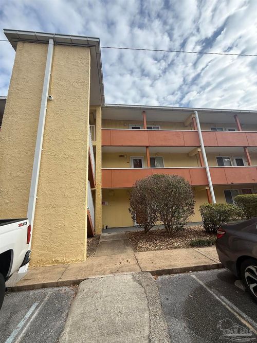 apt-d105-209 W Miracle Strip Pkwy, Mary Esther, FL, 32569-1932 | Card Image