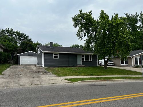 805 Monroe Ave, Carpentersville, IL, 60110-2353 | Card Image