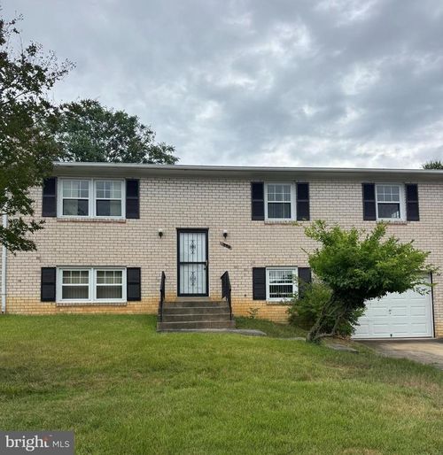 5204 Larwin Ct, Temple Hills, MD, 20748-2455 | Card Image