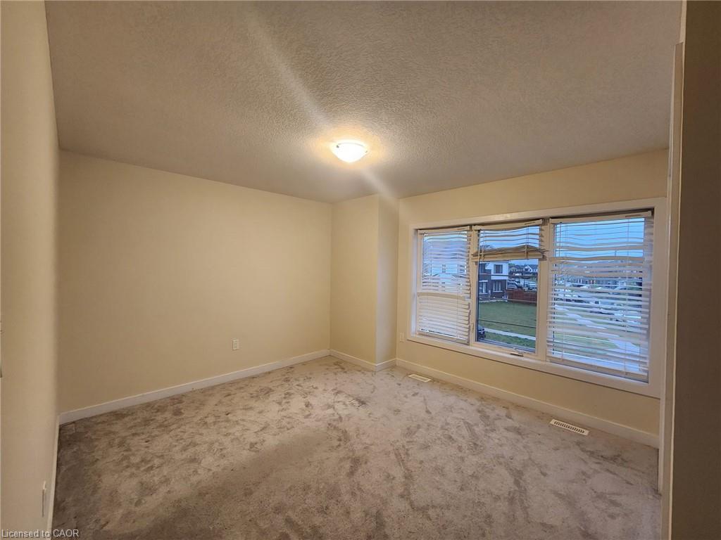 Residential Lease in Welland 5