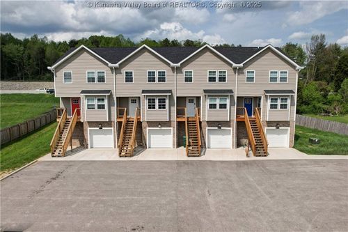 9073 Teays Valley Rd, Scott Depot, WV, 25560-7700 | Card Image