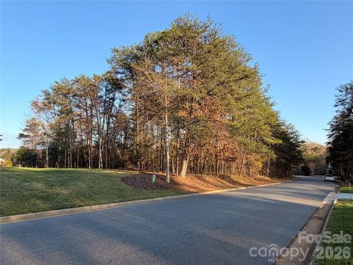 154-3779 Pinecrest Drive Ne, Hickory, NC, 28601 | Card Image
