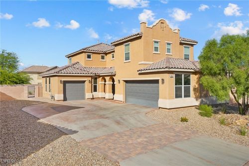 2805 Big Mountain Ave, North Las Vegas, NV, 89081-6427 | Card Image