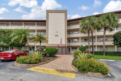 E1 - 3101 Portofino Point, Condo with 2 bedrooms, 2 bathrooms and null parking in Coconut Creek FL | Image 3