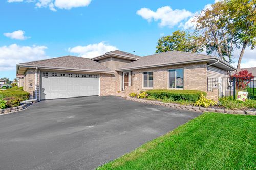 901 Robin Ct, Dyer, IN, 46311 | Card Image