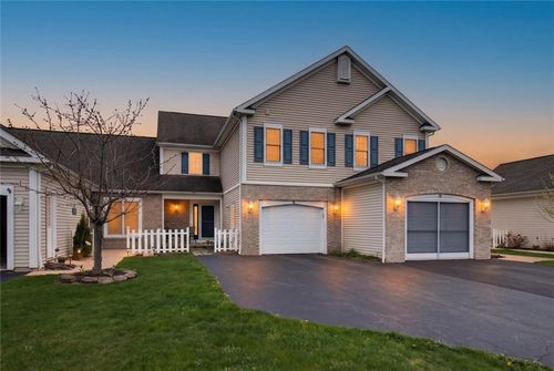 8 Foxe Cmns, Rochester, NY, 14624-4300 | Card Image