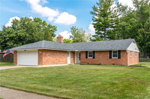 2033 Westlawn Dr, Kettering, OH, 45440-1821 | Card Image