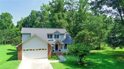 211 Robin Cir, Archdale, NC, 27263-3368 | Card Image