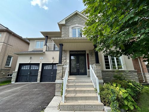 981 Goring Cir, Newmarket, ON, L3X0A1 | Card Image