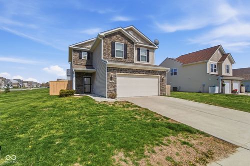 5760 White Pine Rd, Whitestown, IN, 46075-9715 | Card Image