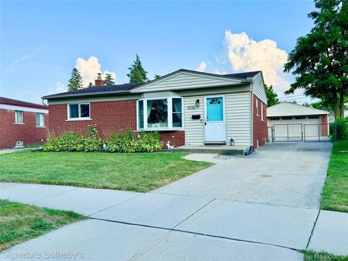 9715 Sylvester St, Taylor, MI, 48180-3576 | Card Image