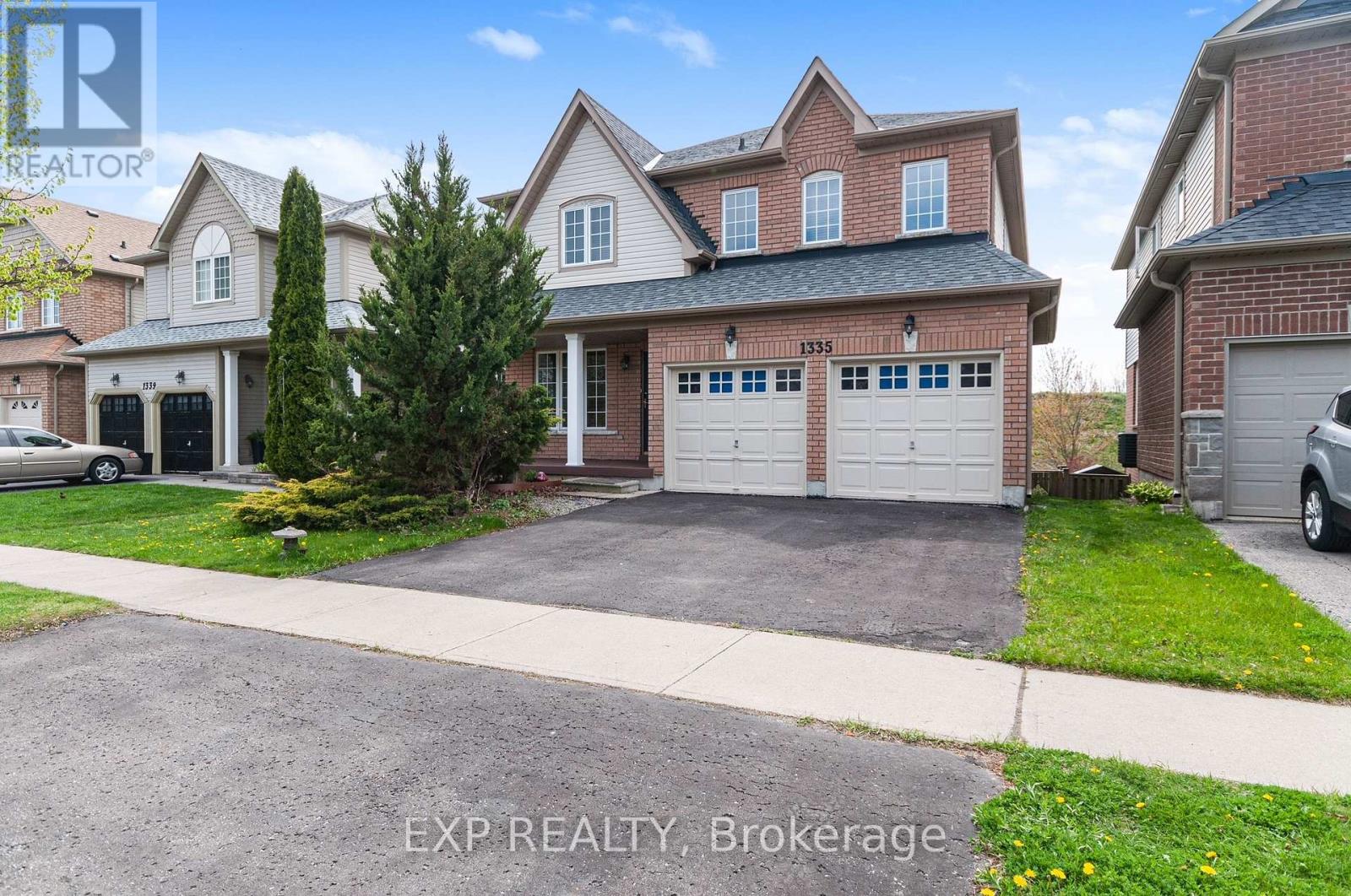 Residential in Oshawa (Pinecrest) 3