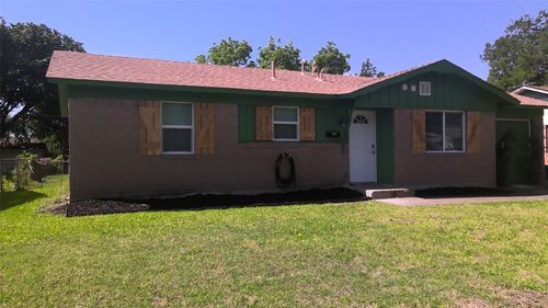 410 Rosewood Hills Dr, Garland, TX, 75040-5754 | Card Image