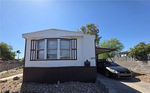 5051 Sitka Ln, Las Vegas, NV, 89122-4052 | Card Image