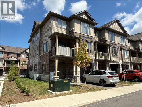 32-19 Picardy Dr, Stoney Creek, ON, L8J0M7 | Card Image