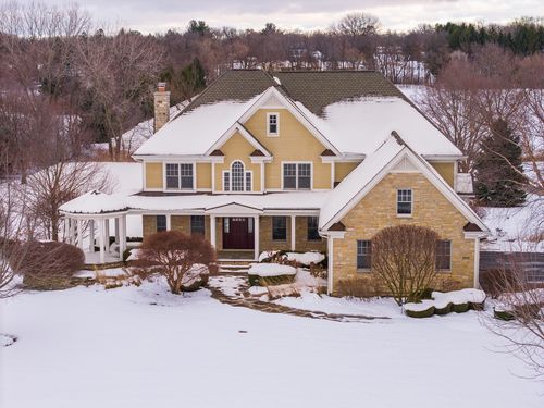 2810 Oak Ridge Rd, Crystal Lake, IL, 60012-1070 | Card Image