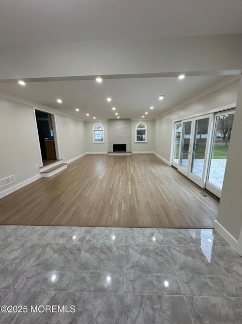 469 Wall St, Eatontown, NJ, 07724-2423 | Card Image