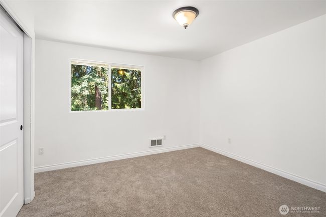 Upstairs Bedroom 2 | Image 15