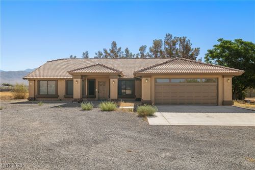 3051 S Rainbow Ave, Pahrump, NV, 89048-6423 | Card Image