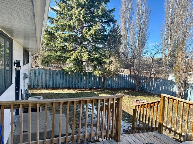 27 Laval Pl W, House detached with 6 bedrooms, 2 bathrooms and 4 parking in Lethbridge AB | Image 6