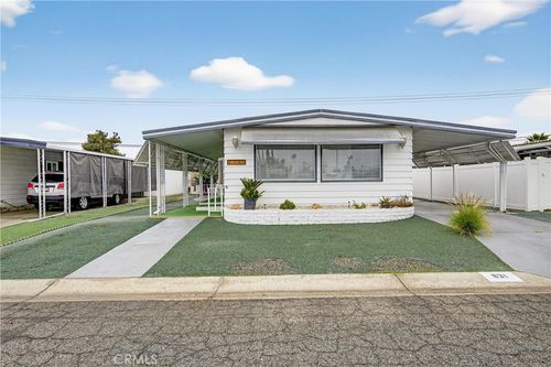 831 Santa Teresa Way, Hemet, CA, 92545-6855 | Card Image