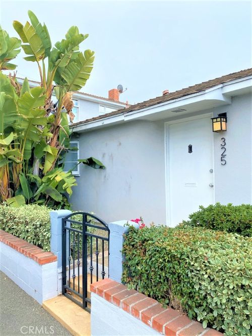 325 Los Olivos, Laguna Beach, CA, 92651-2428 | Card Image