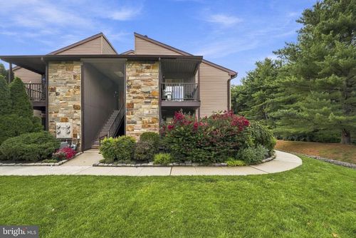 20 Gena Ct, TRENTON, NJ, 08690-3621 | Card Image
