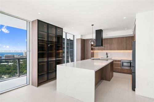 3719-n-1111 Sw 1st Ave, Miami, FL, 33130-5401 | Card Image