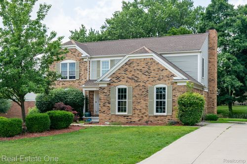 1141 Sandy Ridge Dr, Rochester Hills, MI, 48306-4057 | Card Image