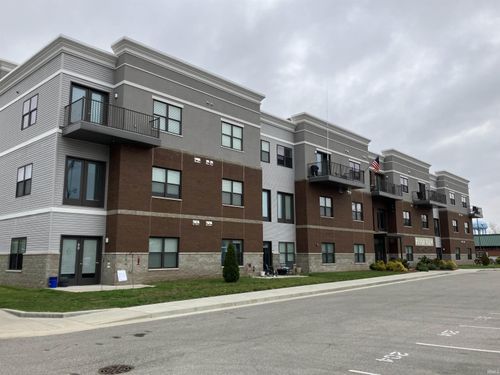 apt-302-104 N 1st St, Vincennes, IN, 47591-1268 | Card Image