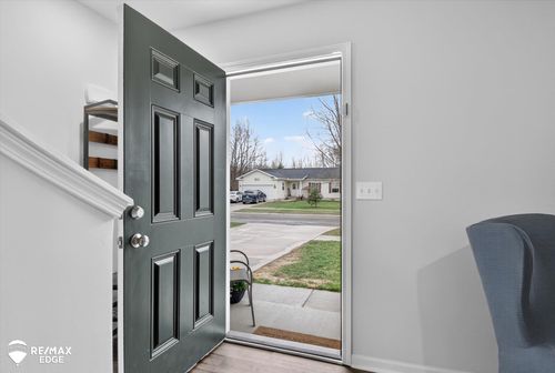 7311 Red Maple Dr, Mount Morris, MI, 48458-1800 | Card Image