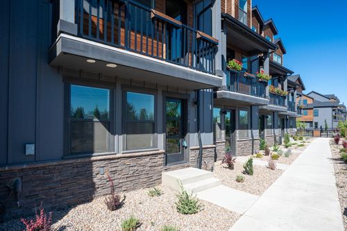 20528 Empire Ave, Bend, OR, 97701-5700 | Card Image
