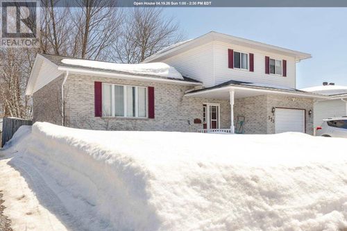 333 Parkland Cres, Sault Ste. Marie, ON, P6A6R3 | Card Image