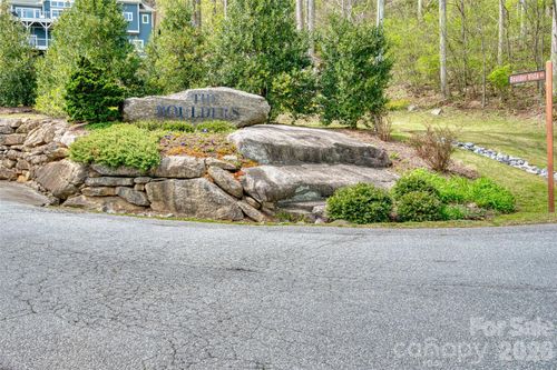 81 Curtain Blf, Hendersonville, NC, 28791-0020 | Card Image