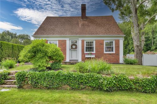 426 Buxton St, North Smithfield, RI, 02896-7623 | Card Image