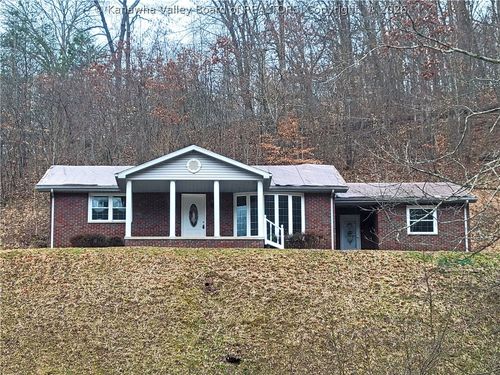 13 Mayfair Ln, Charleston, WV, 25311-8152 | Card Image