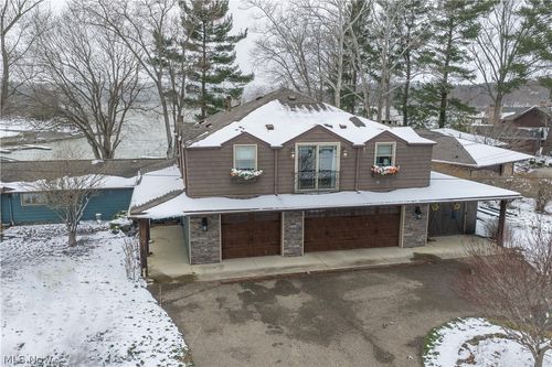 2023 Lakewood Rd Sw, Sherrodsville, OH, 44675-9721 | Card Image