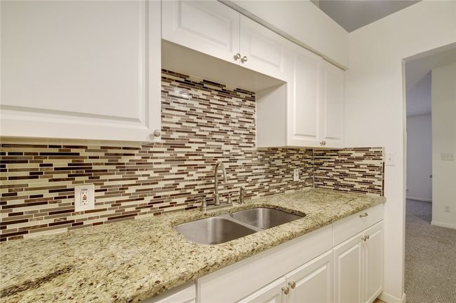 APT-112 - 1705 Crossing Pl, Condo with 2 bedrooms, 2 bathrooms and 2 parking in Austin TX | Image 11