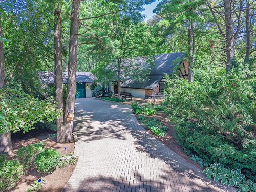 3810 N Oak Knoll Road, Crystal Lake, IL, 60012 | Card Image