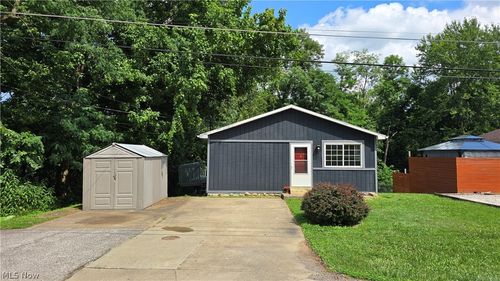 2416 Gant St, Parkersburg, WV, 26104-2801 | Card Image