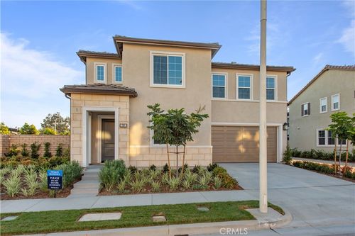 589 Mcfadden St, Placentia, CA, 92870-4248 | Card Image