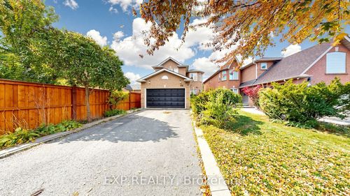 416 Bartholomew Dr, Newmarket, ON, L3X2E5 | Card Image