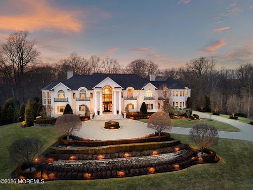 19 Embry Farm Rd, Marlboro, NJ, 07746-1081 | Card Image